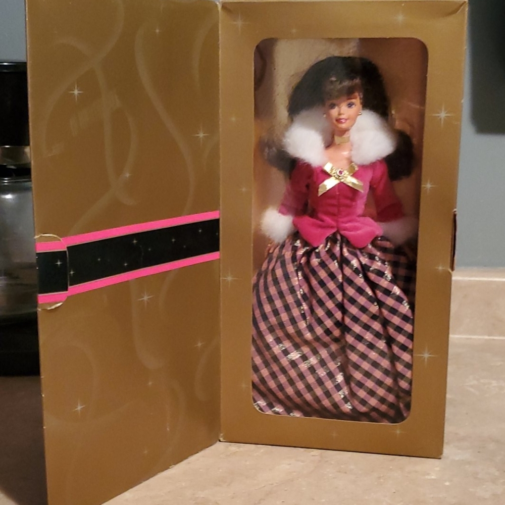 Avon Exclusive Winter Rhapsody Barbie 1996